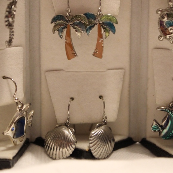 Set of 6 beach themed earrings! - Picture 3 of 5